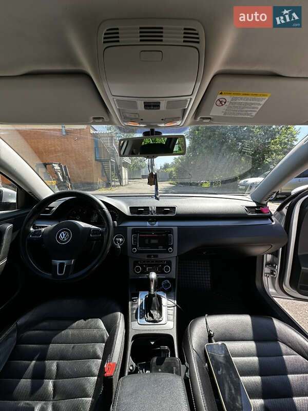 Універсал Volkswagen Passat 2011 в Охтирці