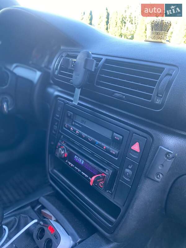 Універсал Volkswagen Passat 2003 в Чернівцях