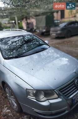 Універсал Volkswagen Passat 2005 в Ізюмі