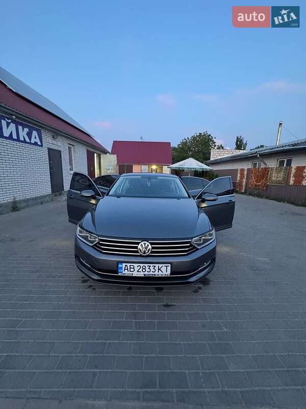 Седан Volkswagen Passat 2015 в Казатине