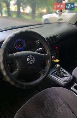 Універсал Volkswagen Passat 2001 в 