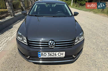Седан Volkswagen Passat 2012 в Тячеве