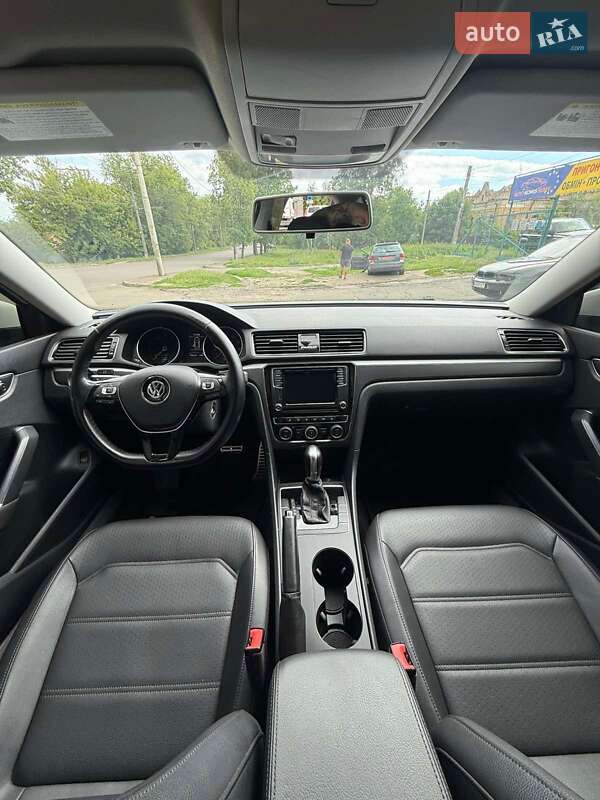 Седан Volkswagen Passat 2017 в Сумах