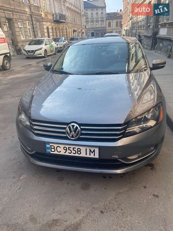 Седан Volkswagen Passat 2015 в Львове