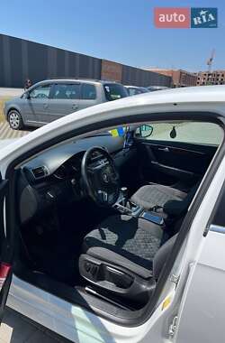 Седан Volkswagen Passat 2011 в 