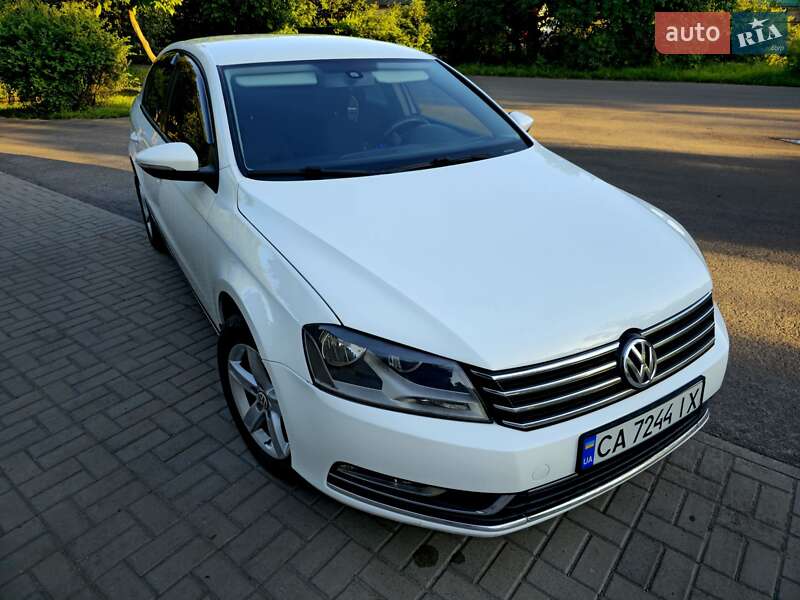 Седан Volkswagen Passat 2012 в 