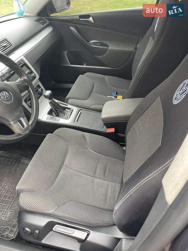 Седан Volkswagen Passat 2010 в Крюковщине