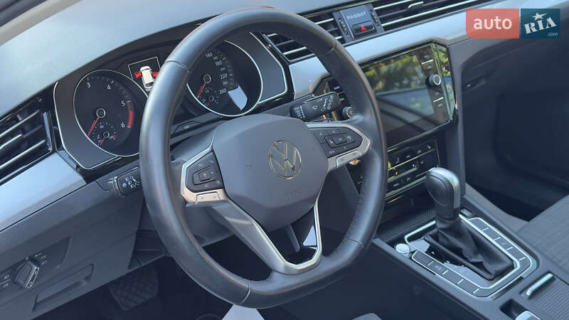 Универсал Volkswagen Passat 2021 в Сваляве