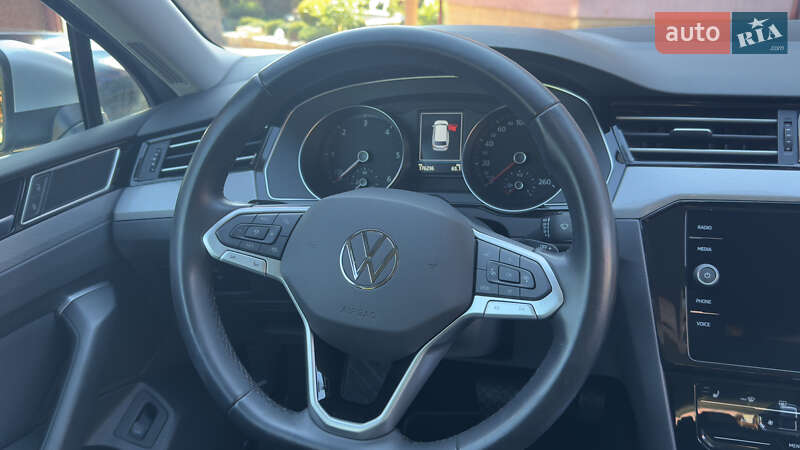 Универсал Volkswagen Passat 2021 в Сваляве