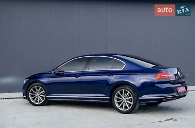 Седан Volkswagen Passat 2018 в Тернополі