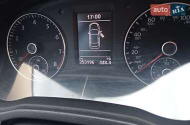Седан Volkswagen Passat 2013 в 