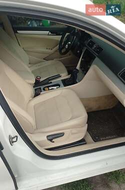 Седан Volkswagen Passat 2013 в 