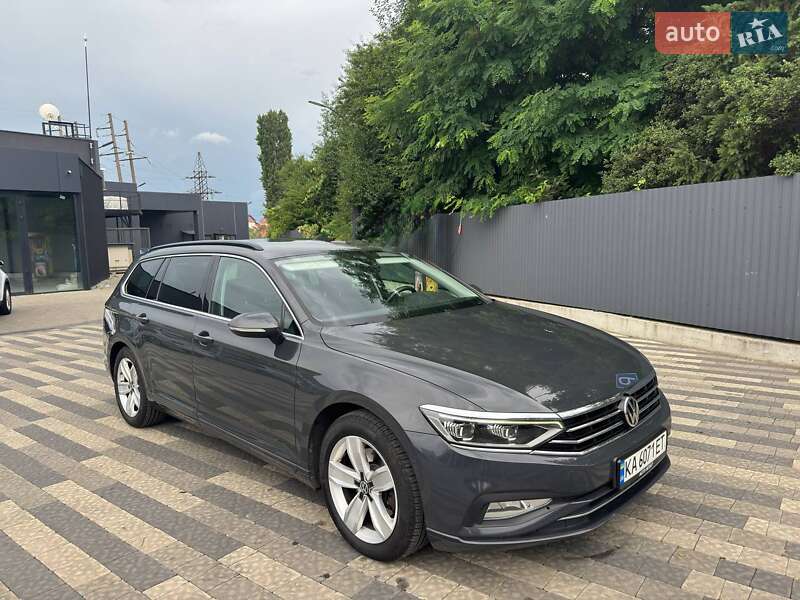 Универсал Volkswagen Passat 2019 в Ужгороде