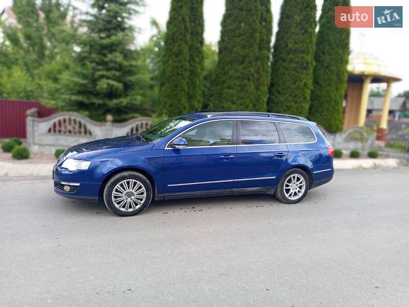 Універсал Volkswagen Passat 2005 в Новояворівську