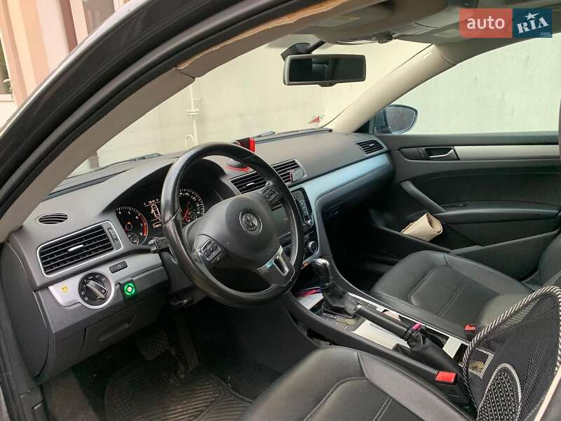 Седан Volkswagen Passat 2012 в Макарове