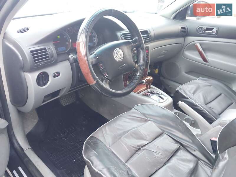 Универсал Volkswagen Passat 2004 в Ровно
