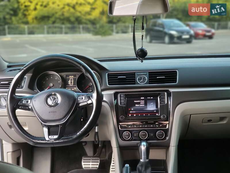 Седан Volkswagen Passat 2016 в Кропивницком