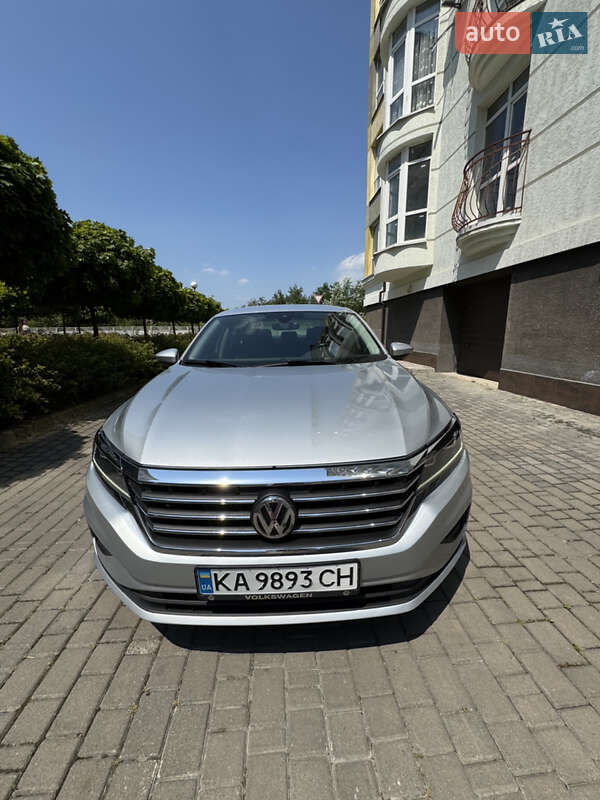 Седан Volkswagen Passat 2020 в Ивано-Франковске
