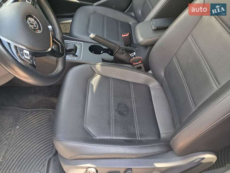 Седан Volkswagen Passat 2017 в Ржищеве фото 6 Седан Volkswagen Passat 2017 в Ржищеве