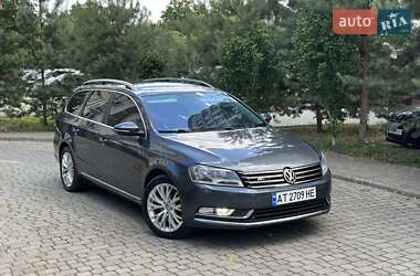 Універсал Volkswagen Passat 2012 в Івано-Франківську