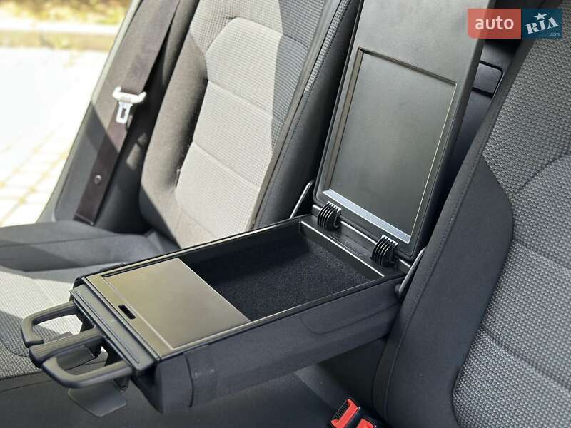 Універсал Volkswagen Passat 2012 в Івано-Франківську