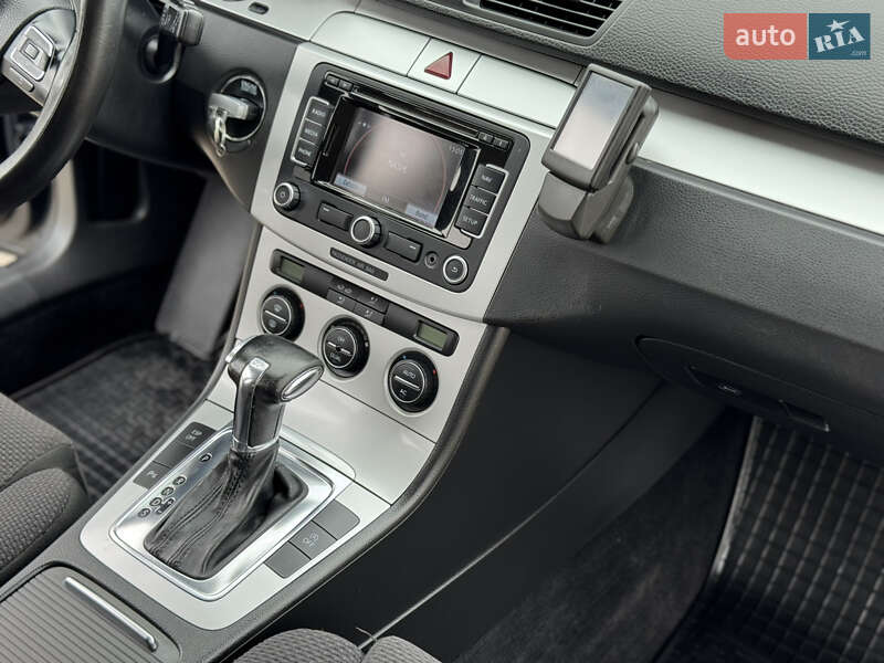 Универсал Volkswagen Passat 2009 в Луцке