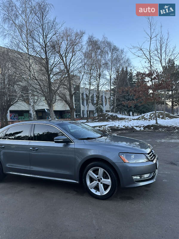 Седан Volkswagen Passat 2014 в Львове
