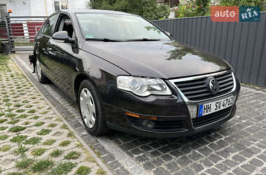 Седан Volkswagen Passat 2005 в Звягелі