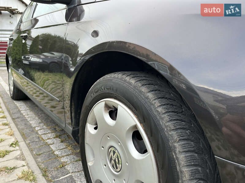 Седан Volkswagen Passat 2005 в Звягелі