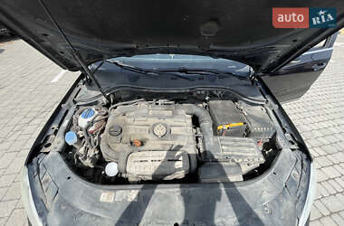 Універсал Volkswagen Passat 2011 в 