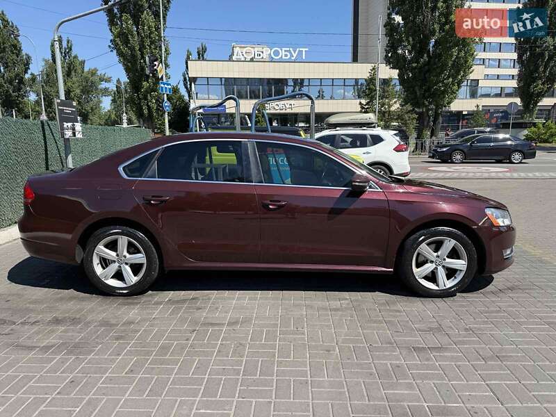 Седан Volkswagen Passat 2012 в Киеве