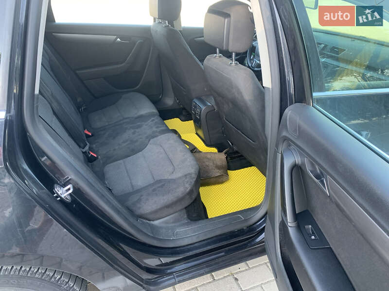 Универсал Volkswagen Passat 2012 в Тернополе