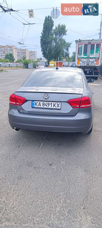 Седан Volkswagen Passat 2012 в Киеве