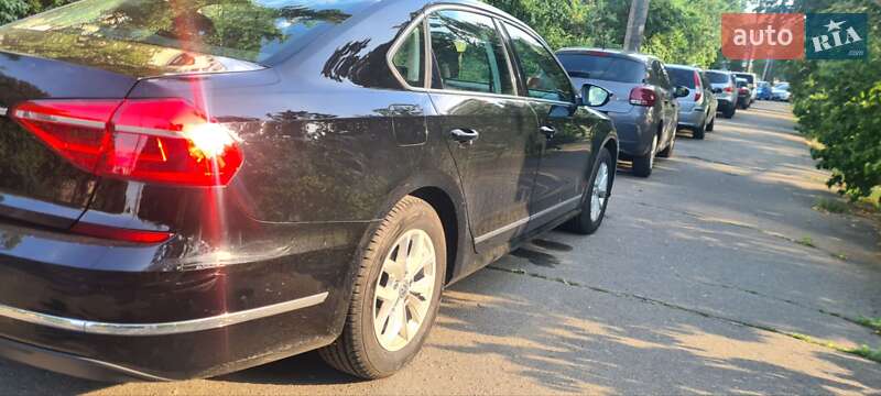 Седан Volkswagen Passat 2016 в Киеве