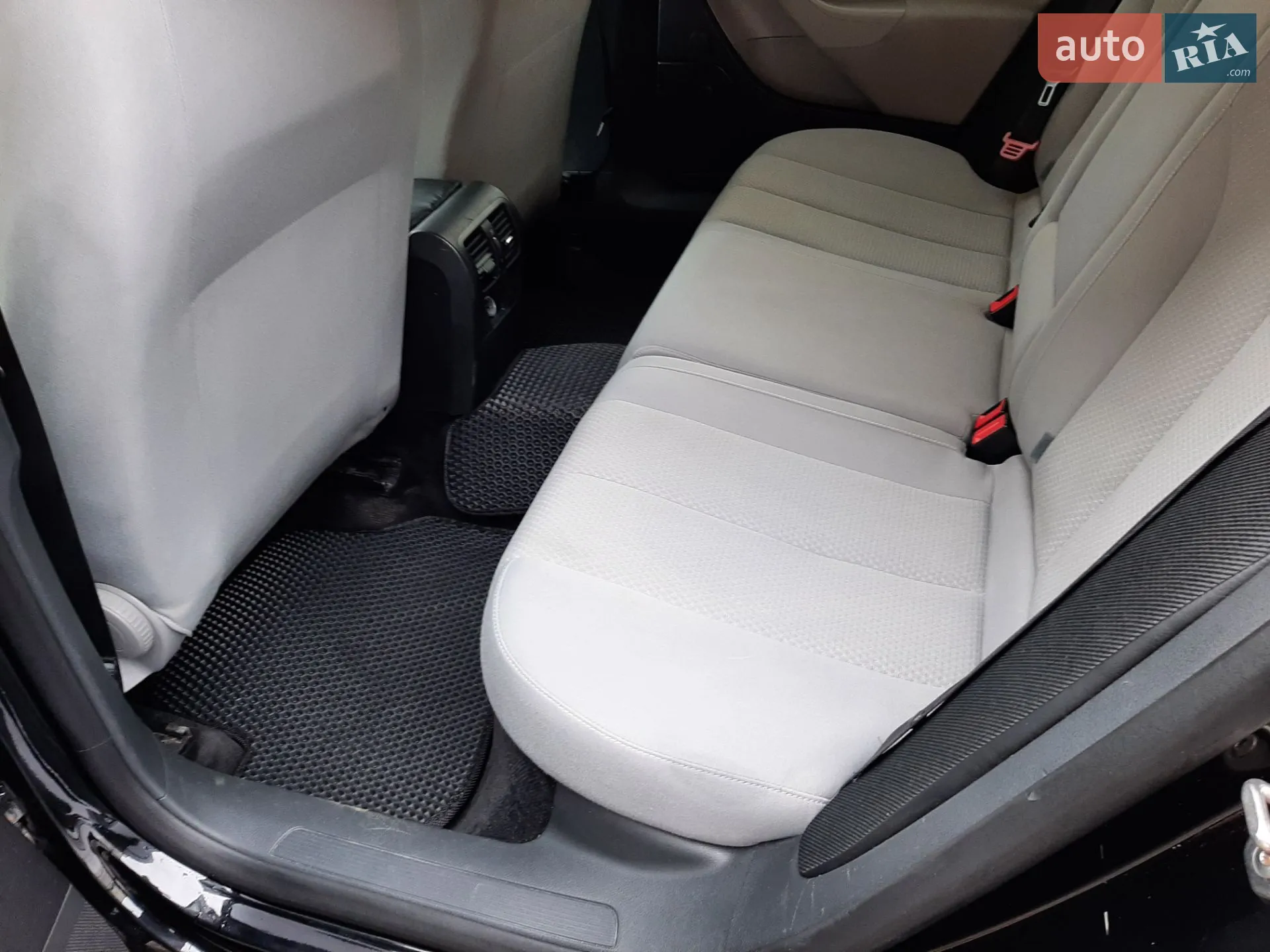 2010 Volkswagen Passat - мініатюра 2