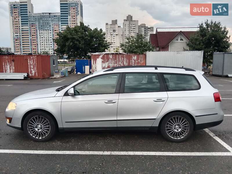Универсал Volkswagen Passat 2006 в Киеве