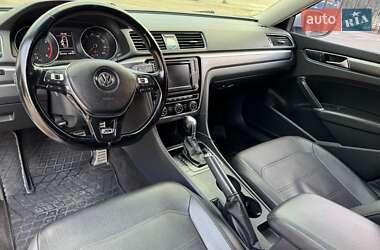 Седан Volkswagen Passat 2017 в Николаеве