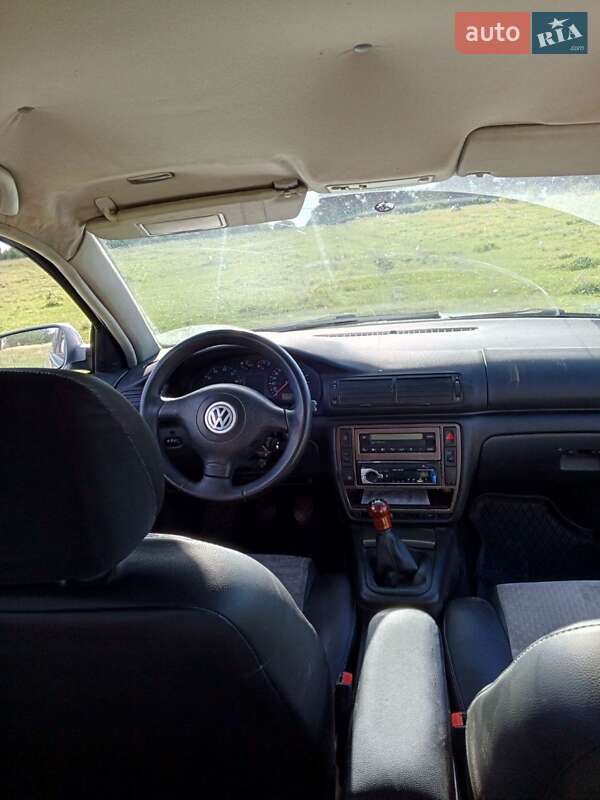 Седан Volkswagen Passat 1998 в Харькове