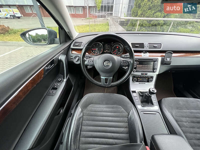 Универсал Volkswagen Passat 2011 в Луцке