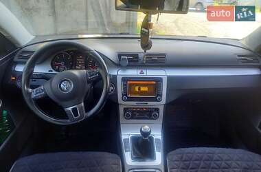 Універсал Volkswagen Passat 2010 в Ужгороді