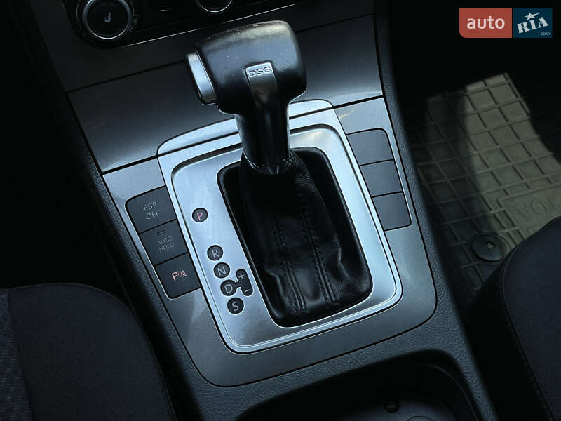 Универсал Volkswagen Passat 2010 в Одессе