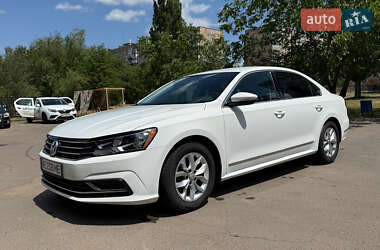 Седан Volkswagen Passat 2016 в Кривом Роге