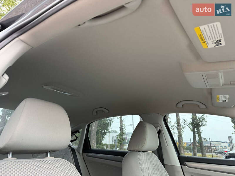 Седан Volkswagen Passat 2012 в Стрые