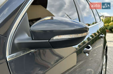 Універсал Volkswagen Passat 2013 в 