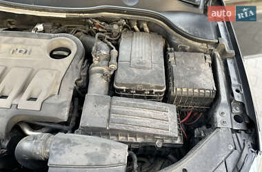 Універсал Volkswagen Passat 2013 в 