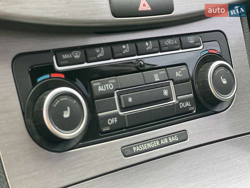 Универсал Volkswagen Passat 2011 в Ужгороде