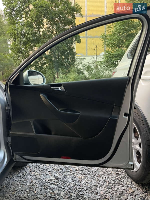 Универсал Volkswagen Passat 2008 в Днепре