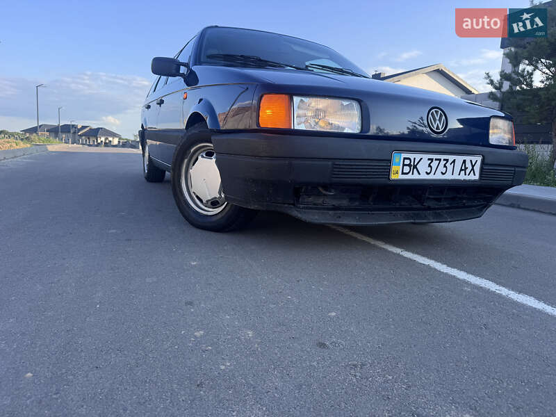 Volkswagen Passat 1993