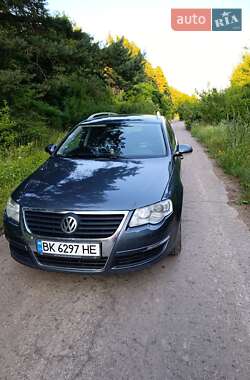 Універсал Volkswagen Passat 2009 в Рівному