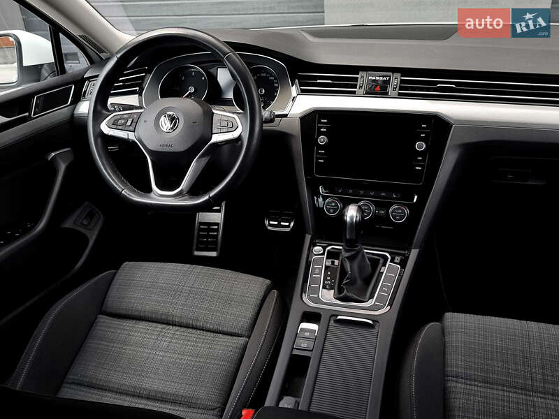 Универсал Volkswagen Passat 2019 в Петропавловской Борщаговке
